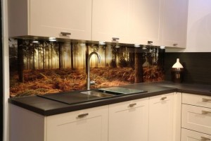 mutfak tezgah arası cam panel        